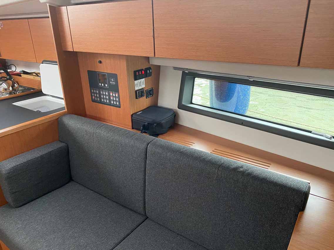 Bavaria C42 — photo 9