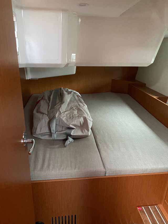 Bavaria C42 — photo 17