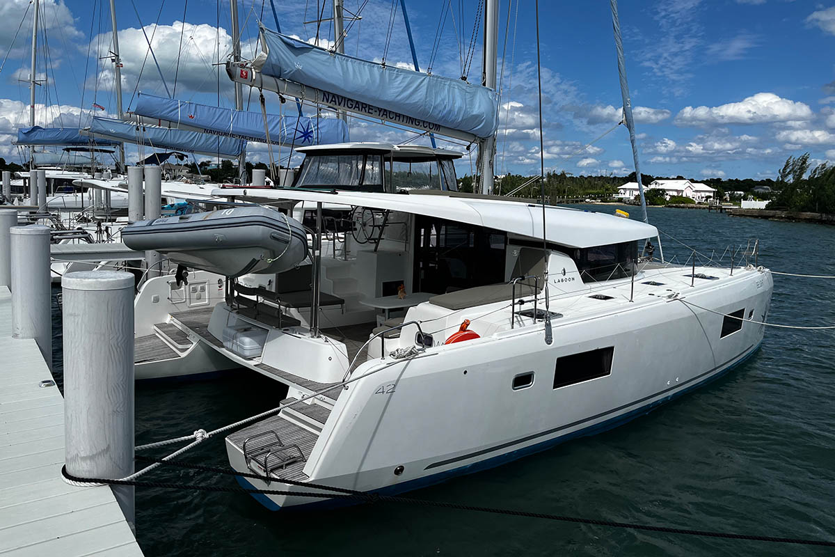 Lagoon 42 - 4 + 2 cab. — photo 1