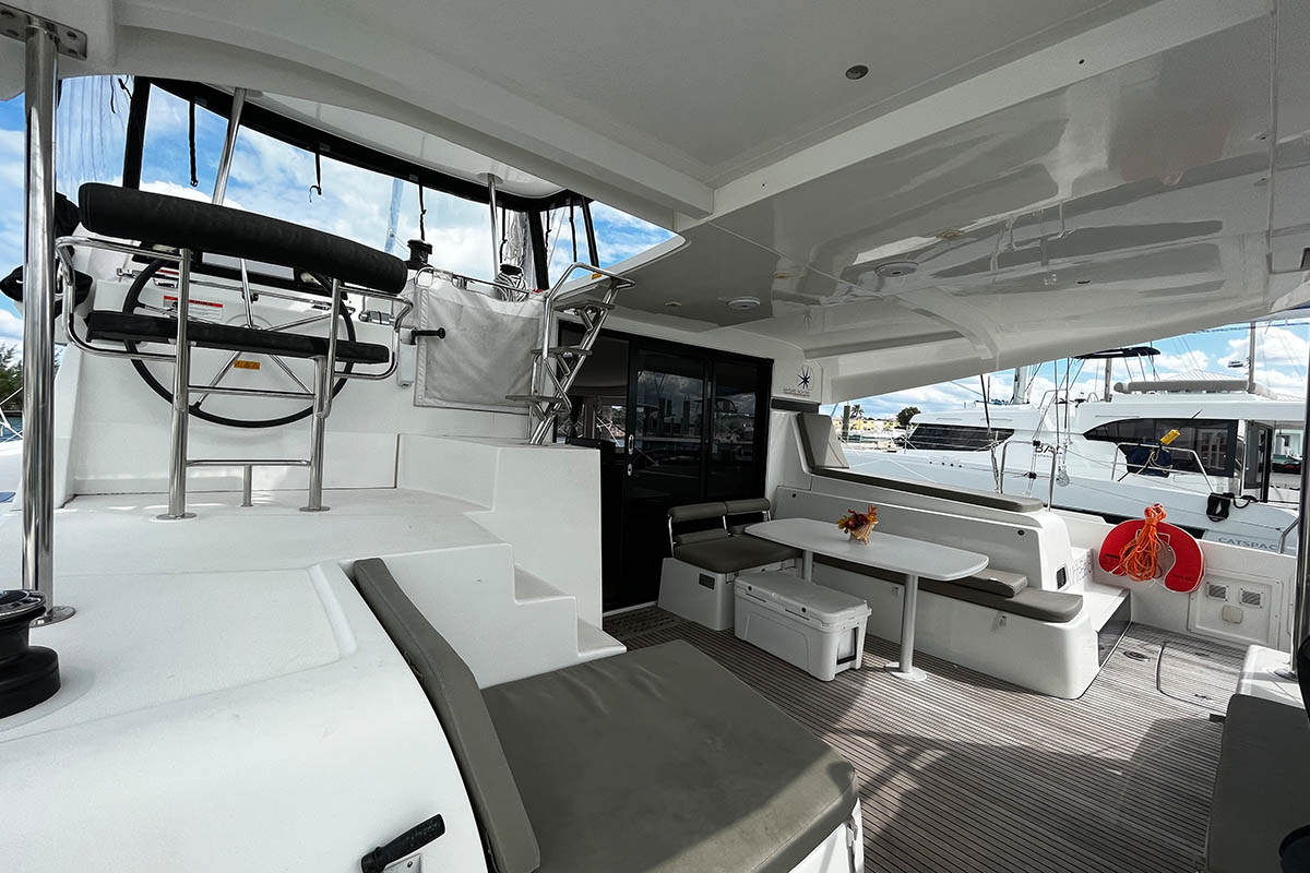 Lagoon 42 - 4 + 2 cab. — photo 8