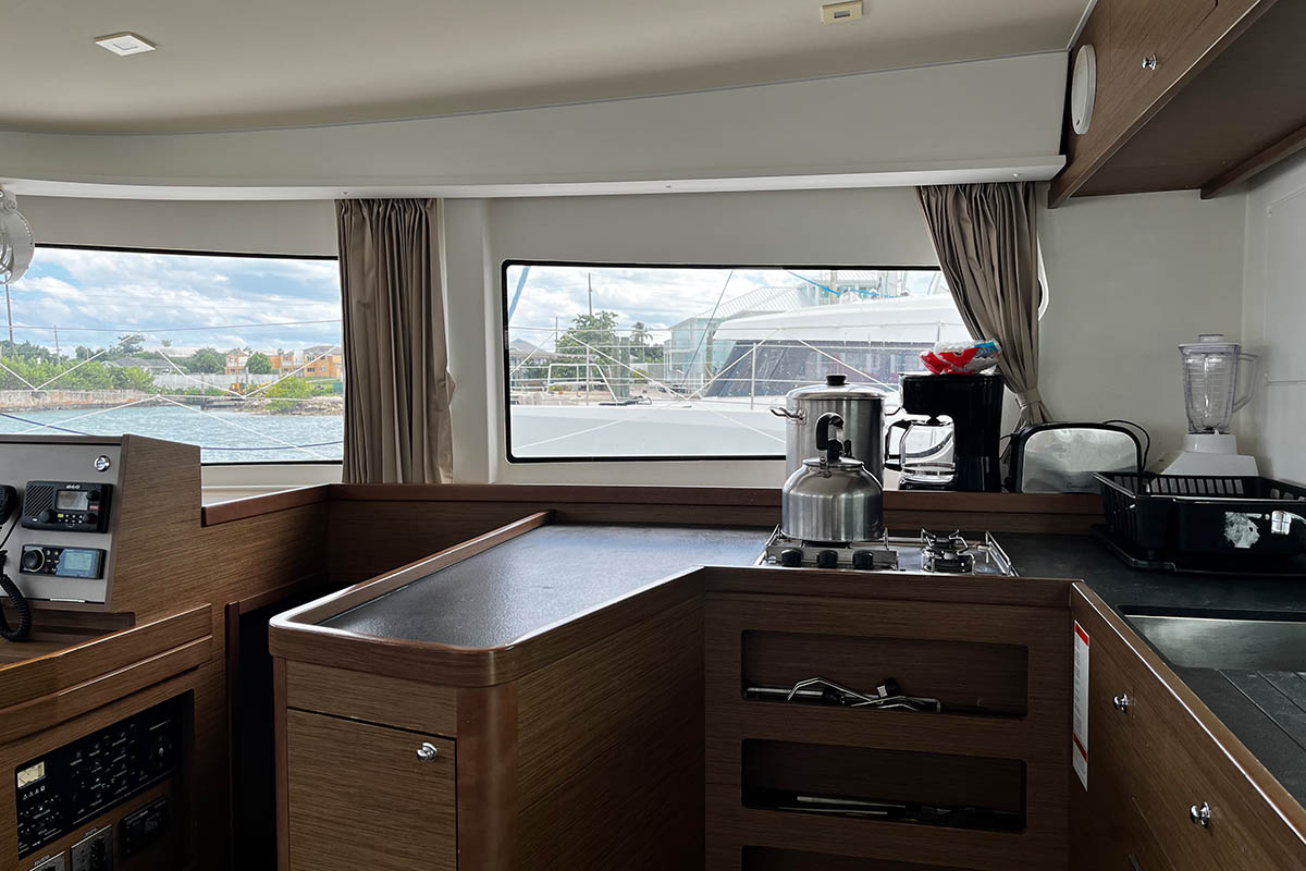 Lagoon 42 - 4 + 2 cab. — photo 11