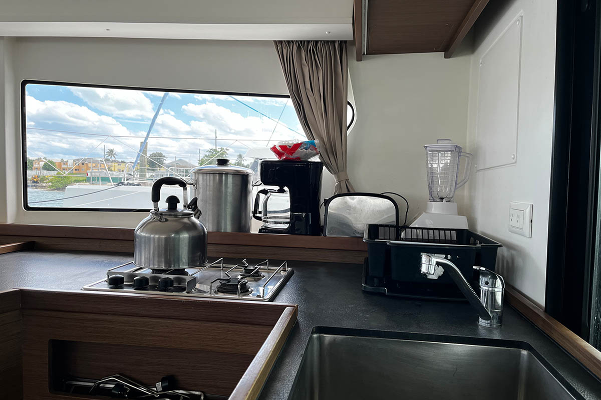 Lagoon 42 - 4 + 2 cab. — photo 12