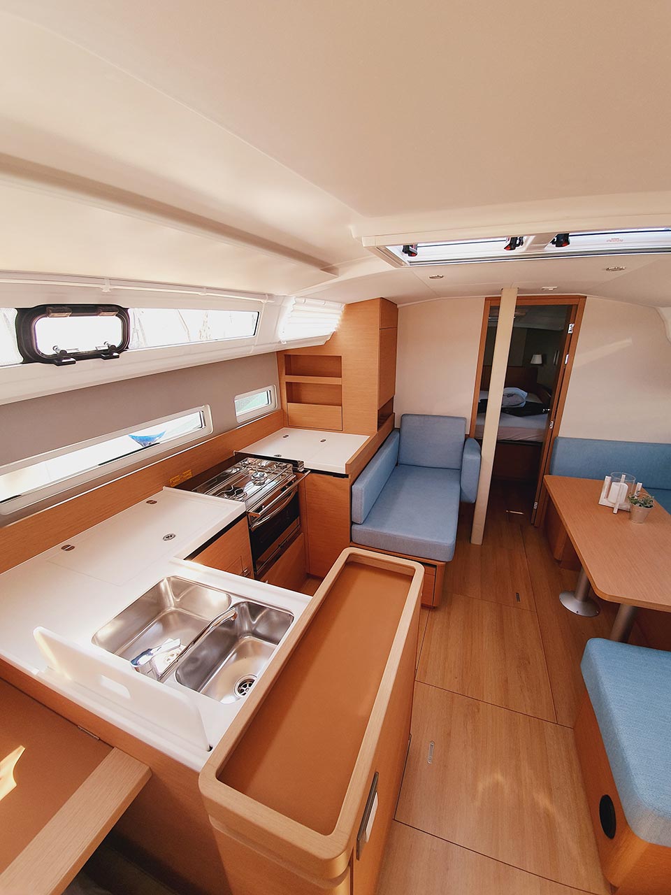 Sun Odyssey 410 - 3 cab. — photo 6