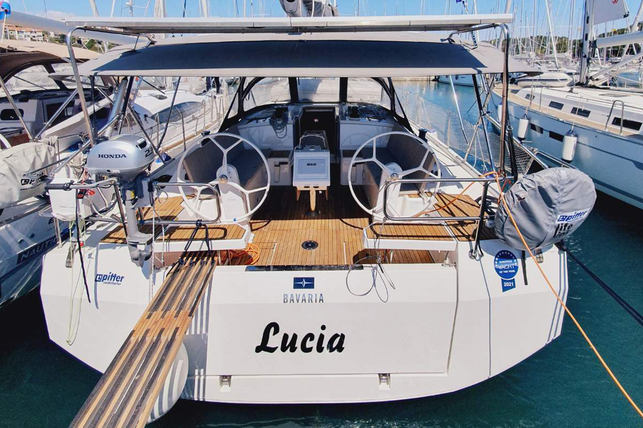 Bavaria C42 — photo 1