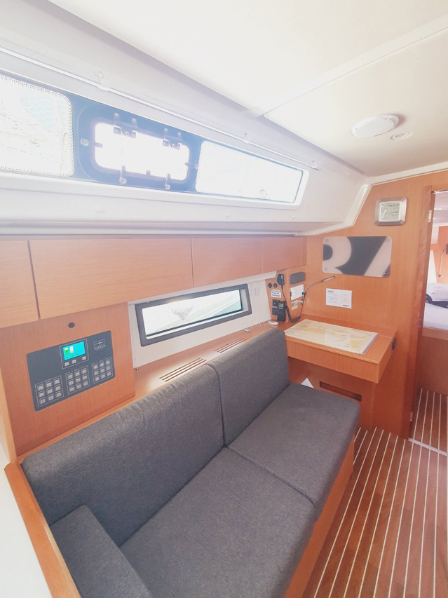 Bavaria C42 — photo 7