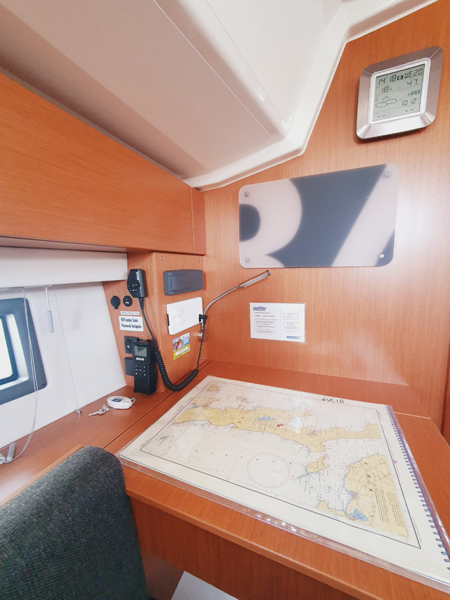 Bavaria C42 — photo 9