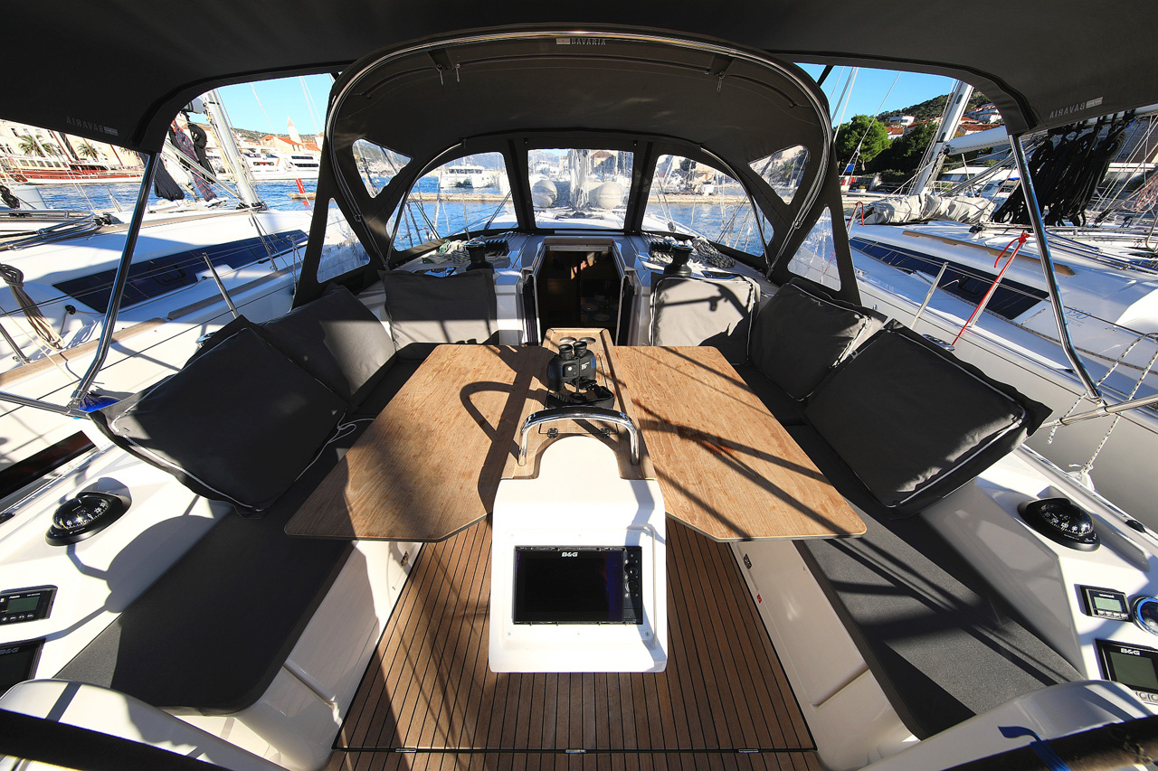 Bavaria C42 Style — photo 10