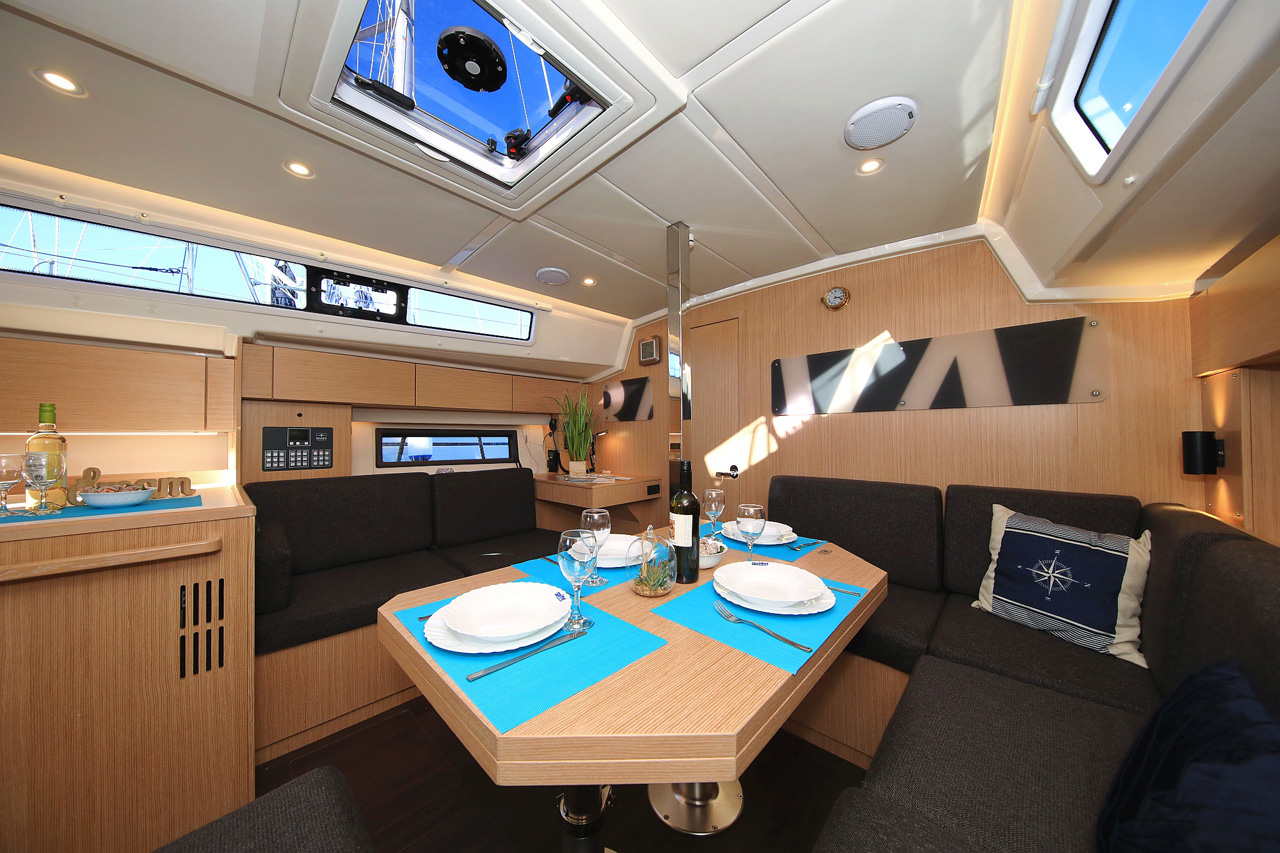 Bavaria C42 Style — photo 14