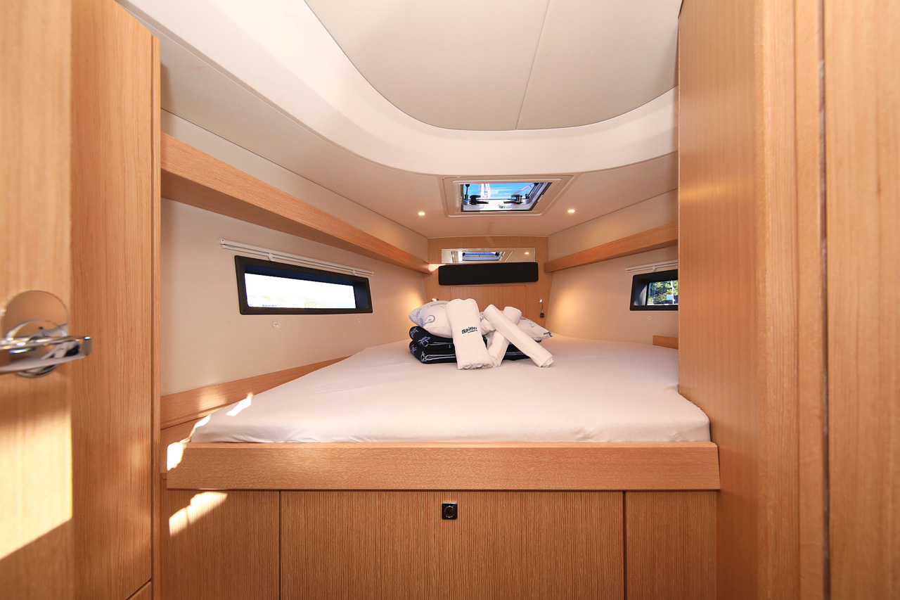Bavaria C42 Style — photo 20
