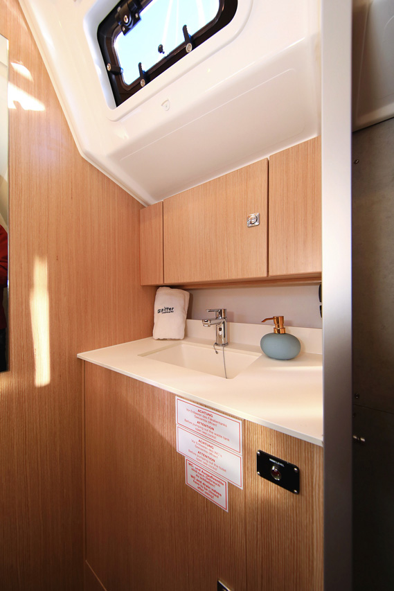 Bavaria C42 Style — photo 27
