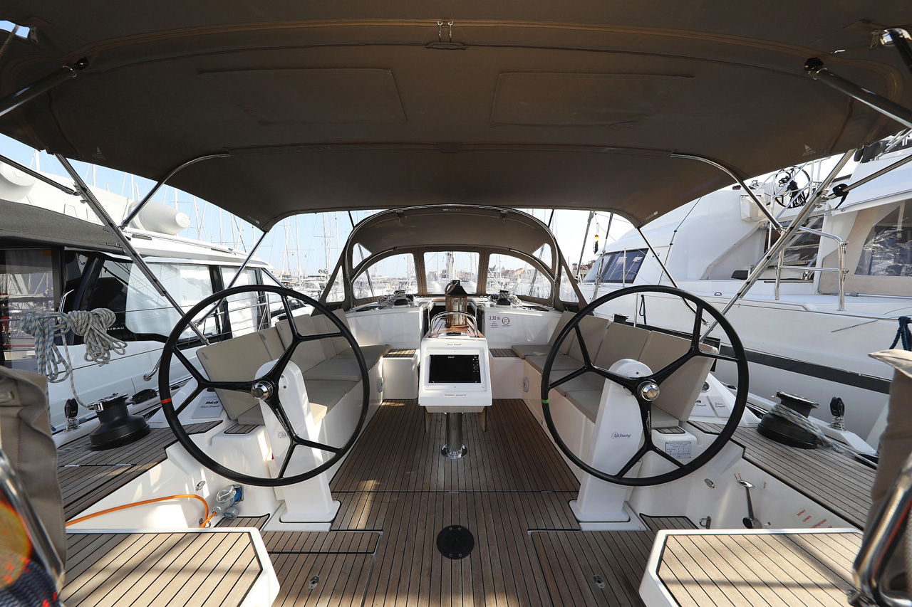 Bavaria C42 Style — photo 6