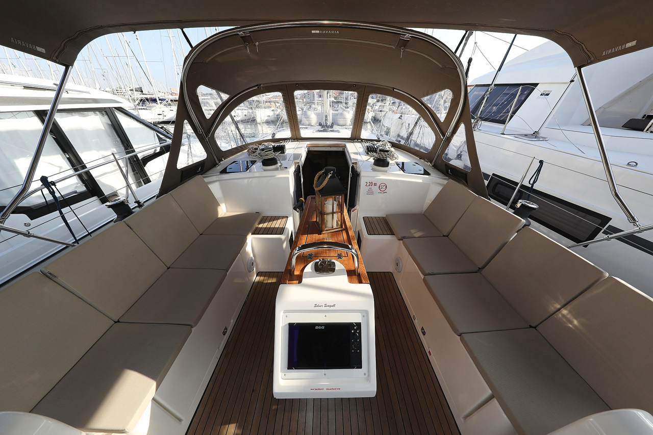Bavaria C42 Style — photo 8