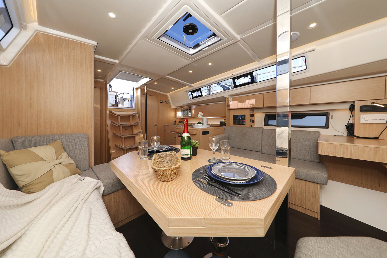 Bavaria C42 Style — photo 18