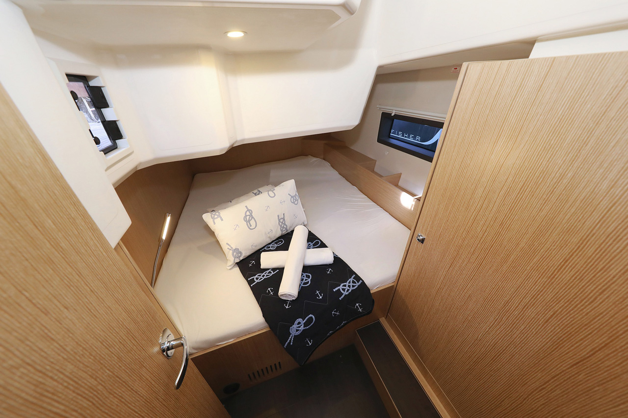 Bavaria C42 Style — photo 24
