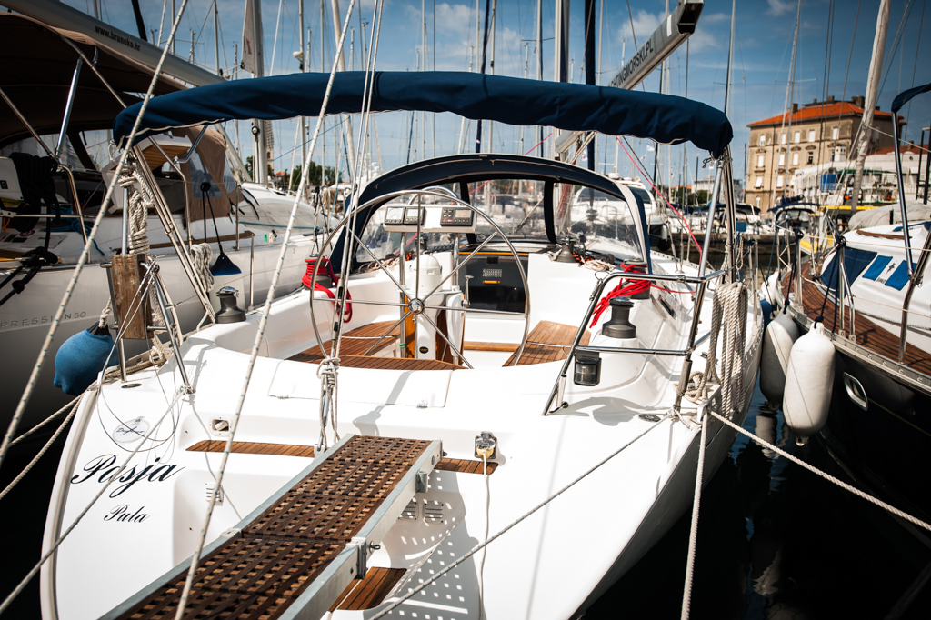 Dufour 45 Classic — photo 5