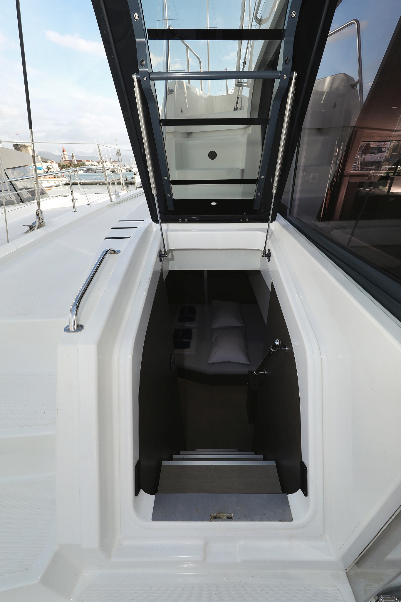 Bali 4.8 - 6 + 2 cab. — photo 46