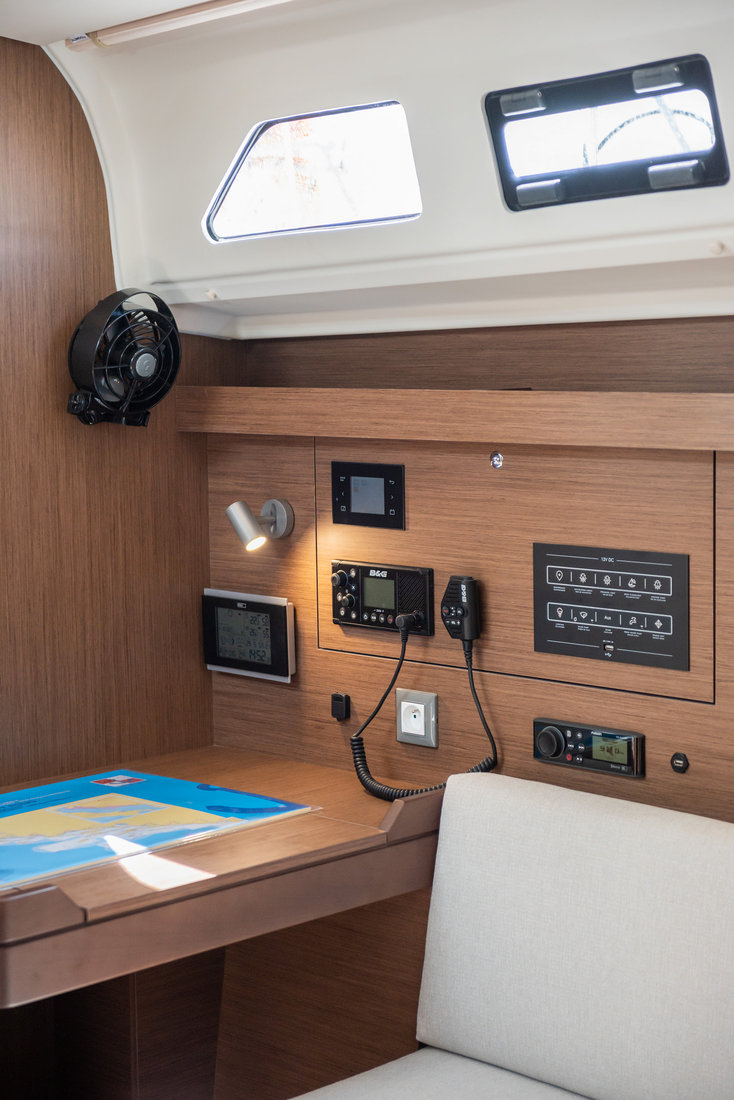 Oceanis 40.1 — photo 24
