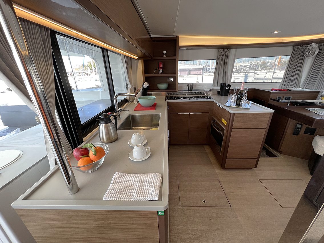 Lagoon 46 - 4 + 2 cab. — photo 16