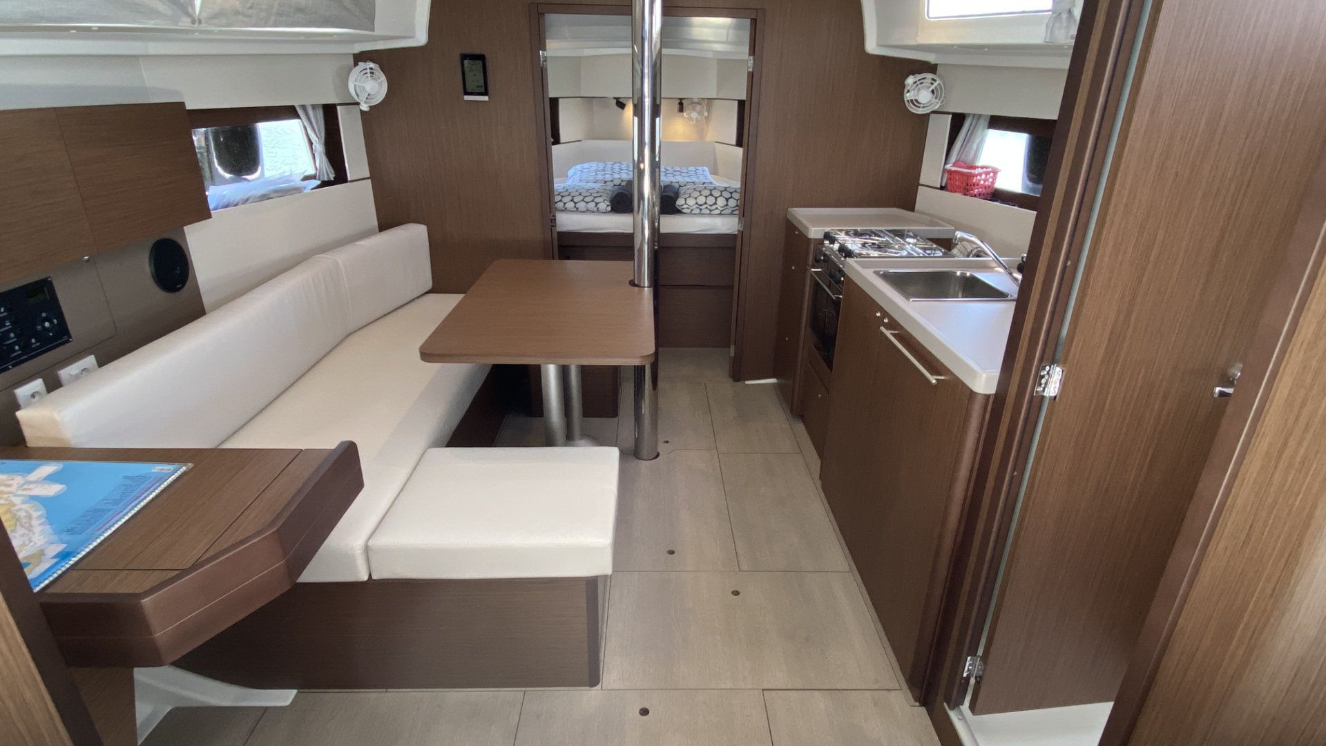 Oceanis 38.1 — photo 6
