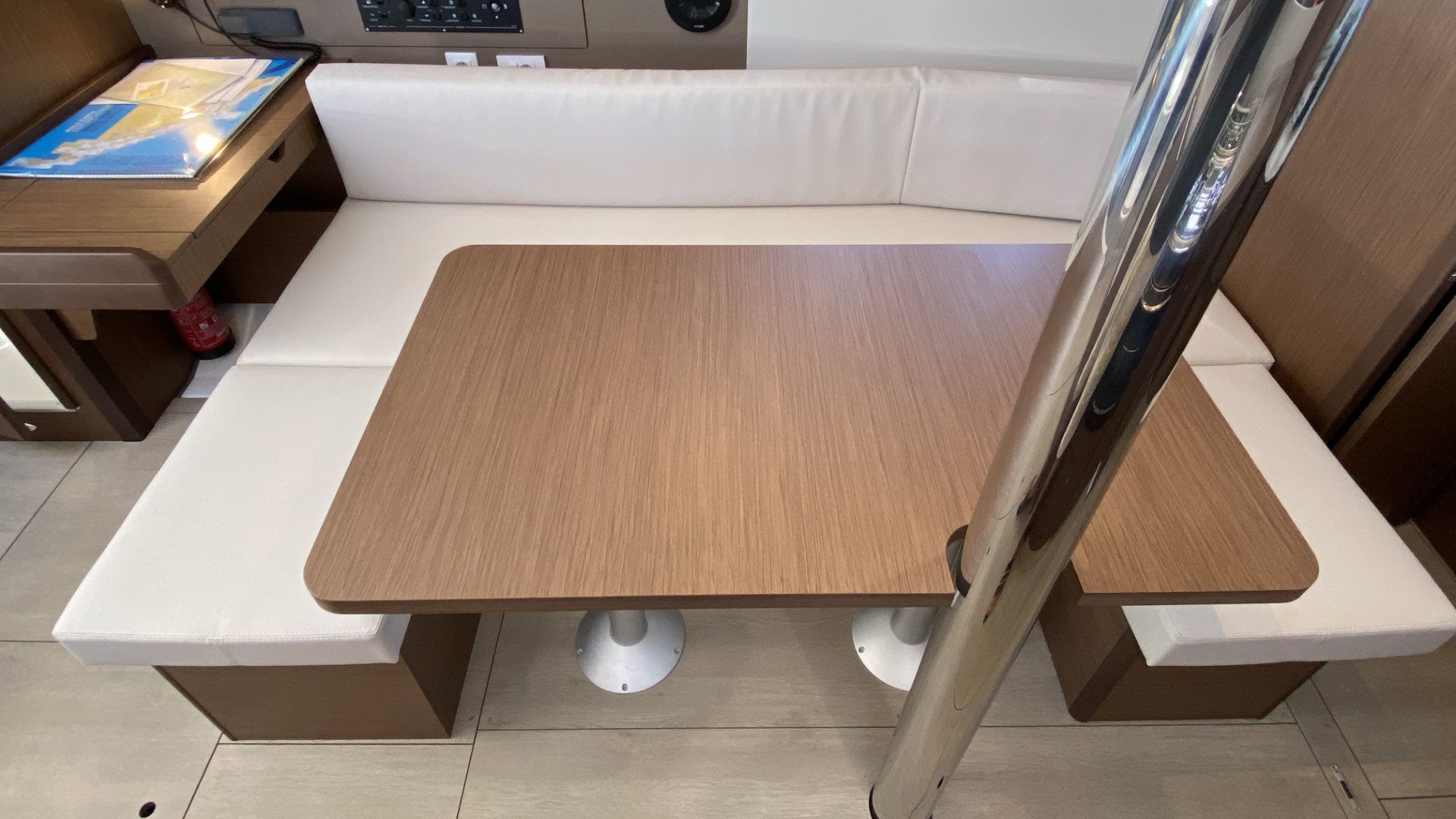 Oceanis 38.1 — photo 9
