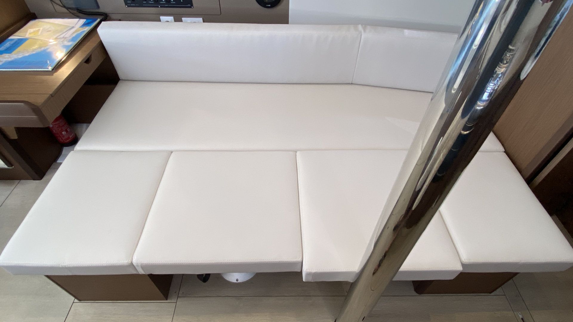 Oceanis 38.1 — photo 10