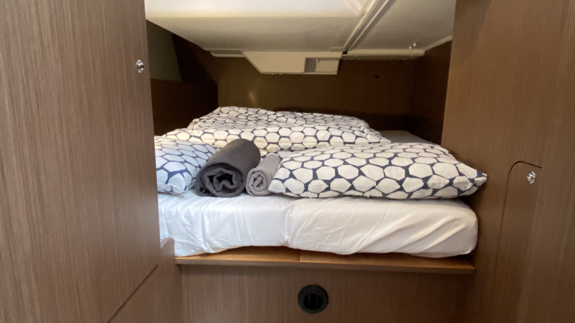 Oceanis 38.1 — photo 12