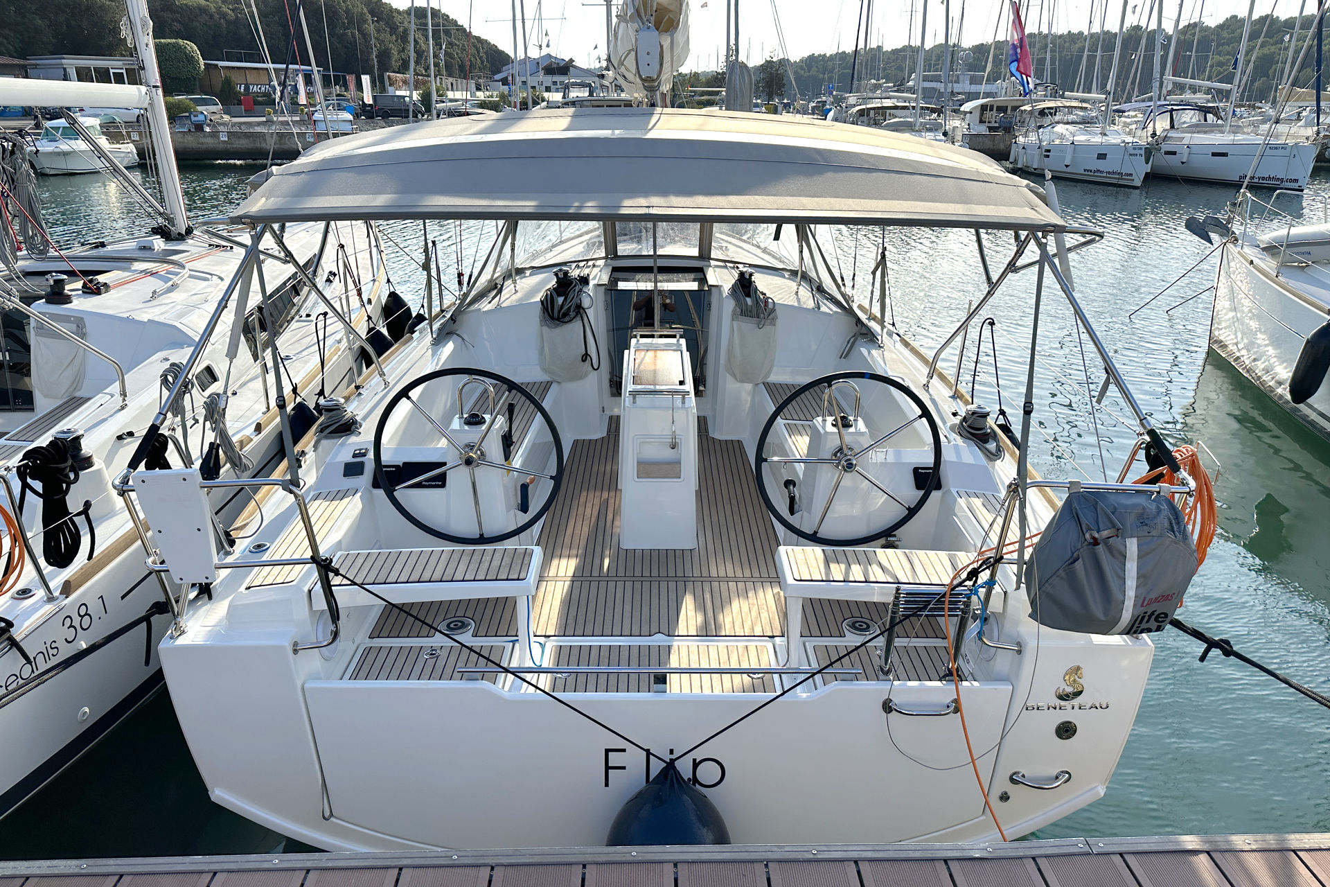 Oceanis 38.1 — photo 4