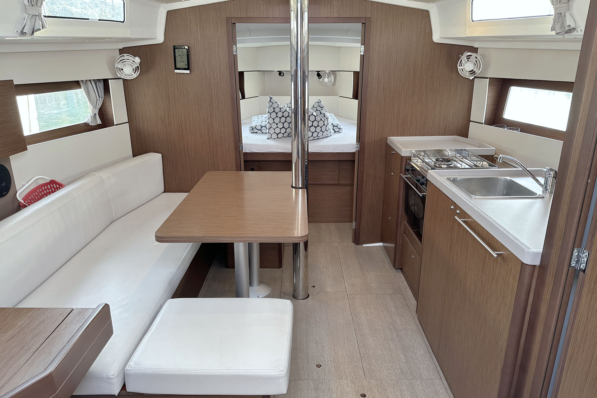 Oceanis 38.1 — photo 7