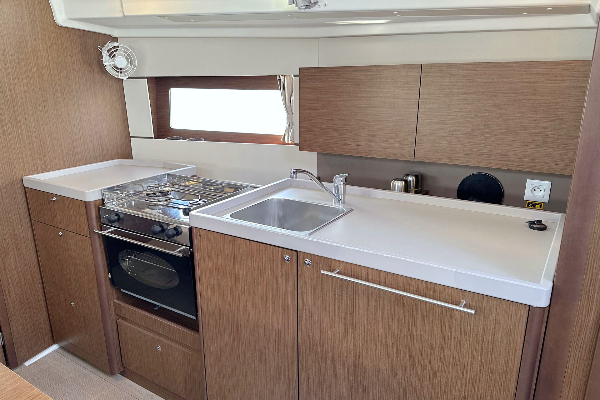 Oceanis 38.1 — photo 10