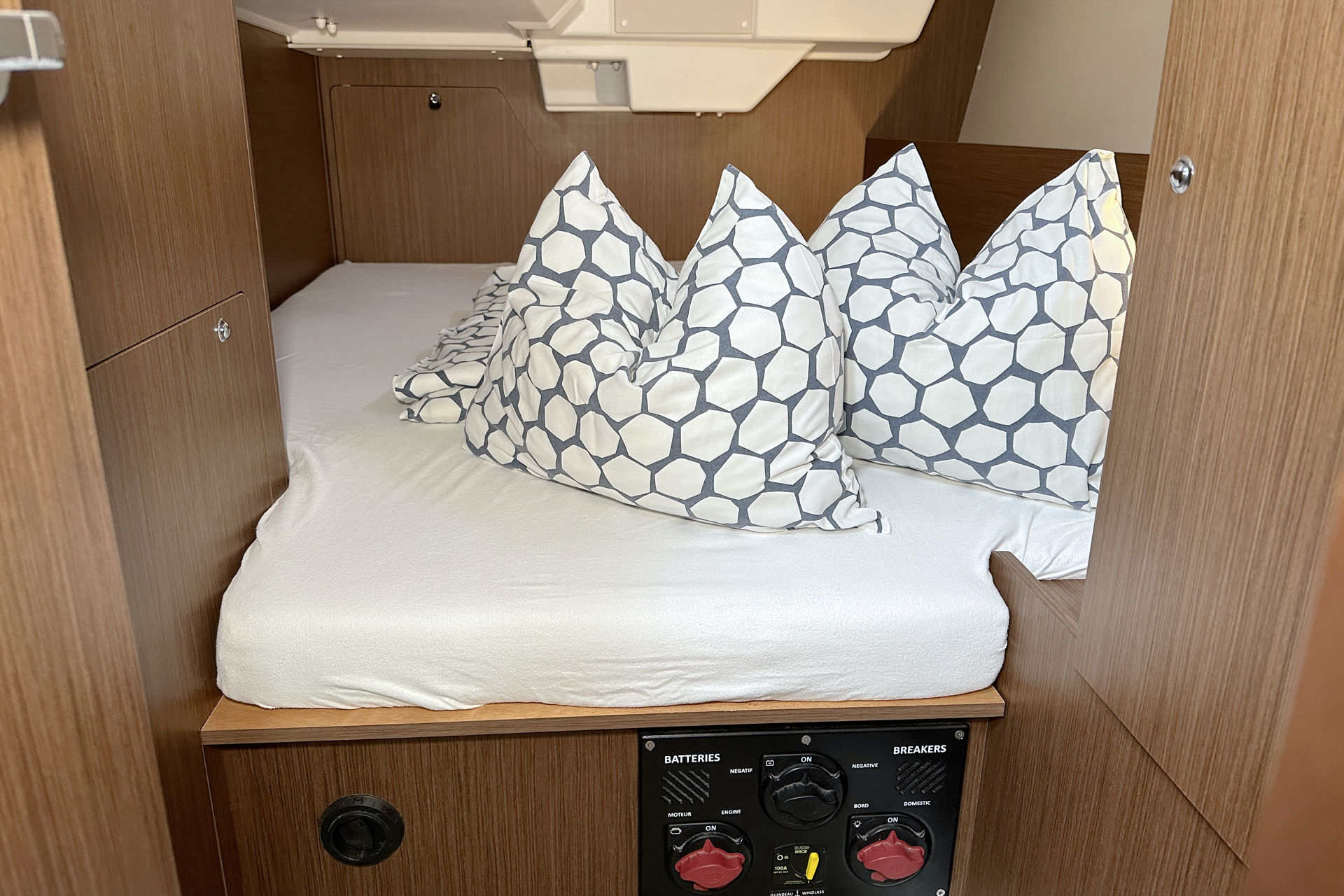Oceanis 38.1 — photo 14