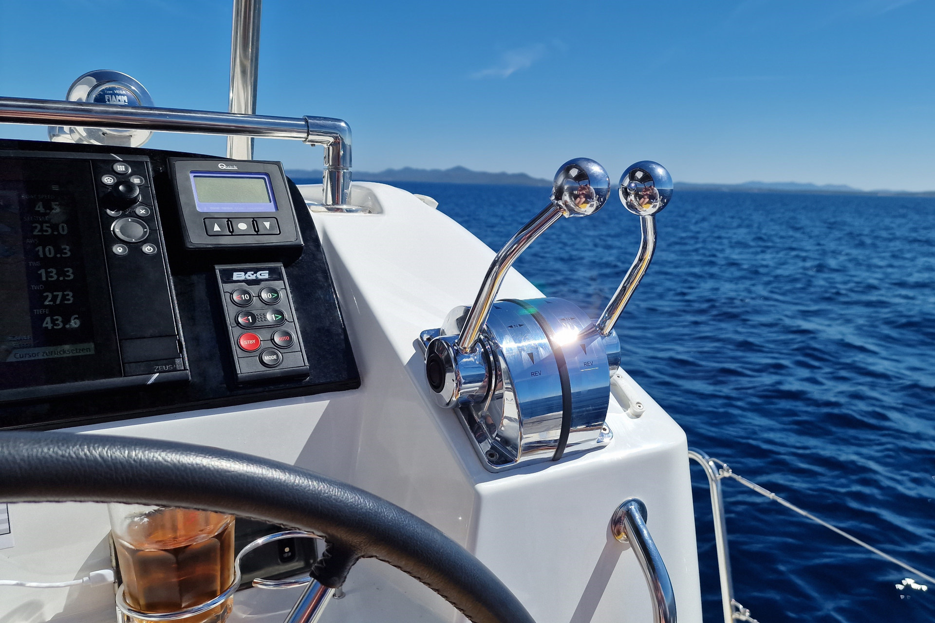 Lagoon 40 - 4 + 2 cab — photo 4