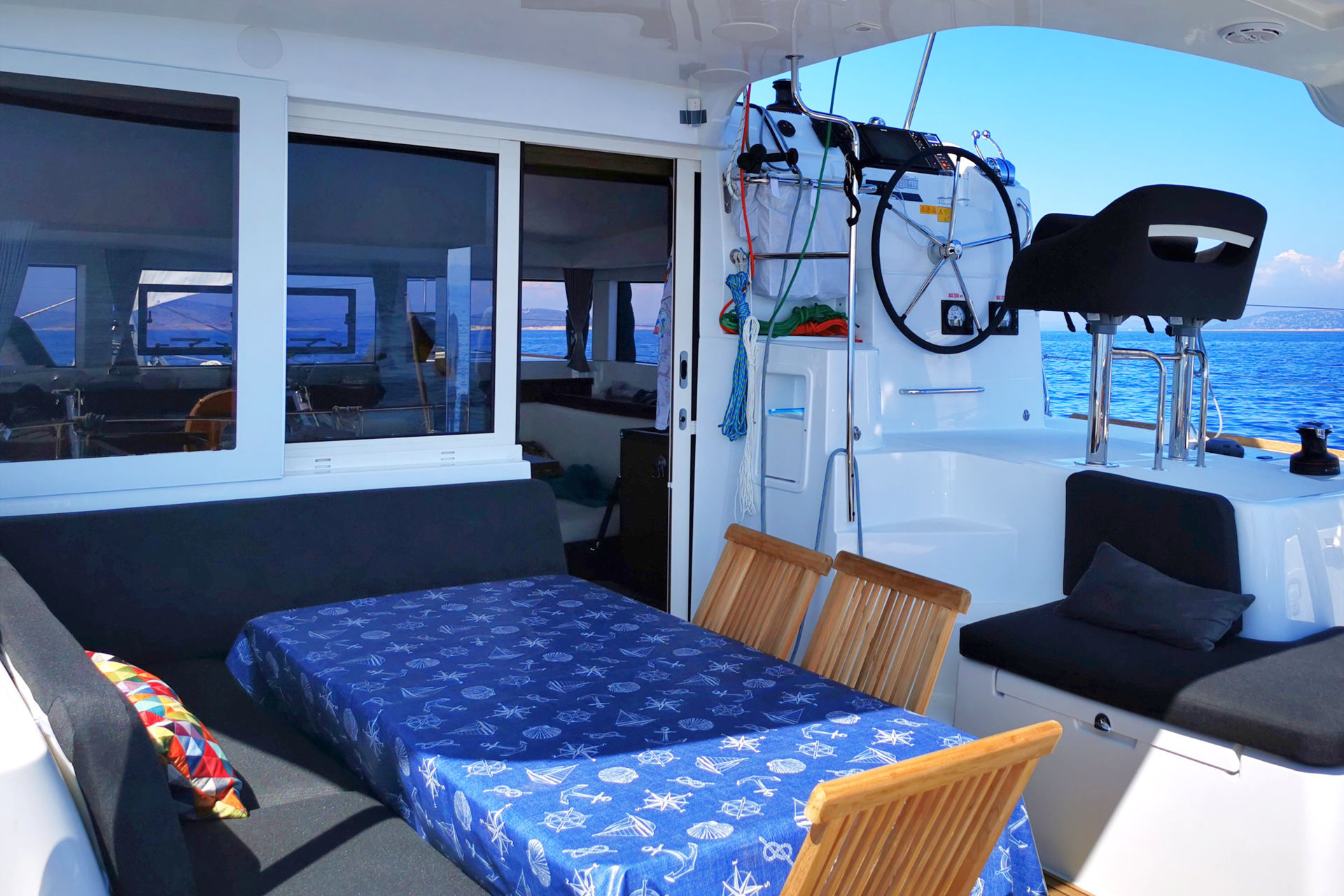 Lagoon 40 - 4 + 2 cab — photo 9