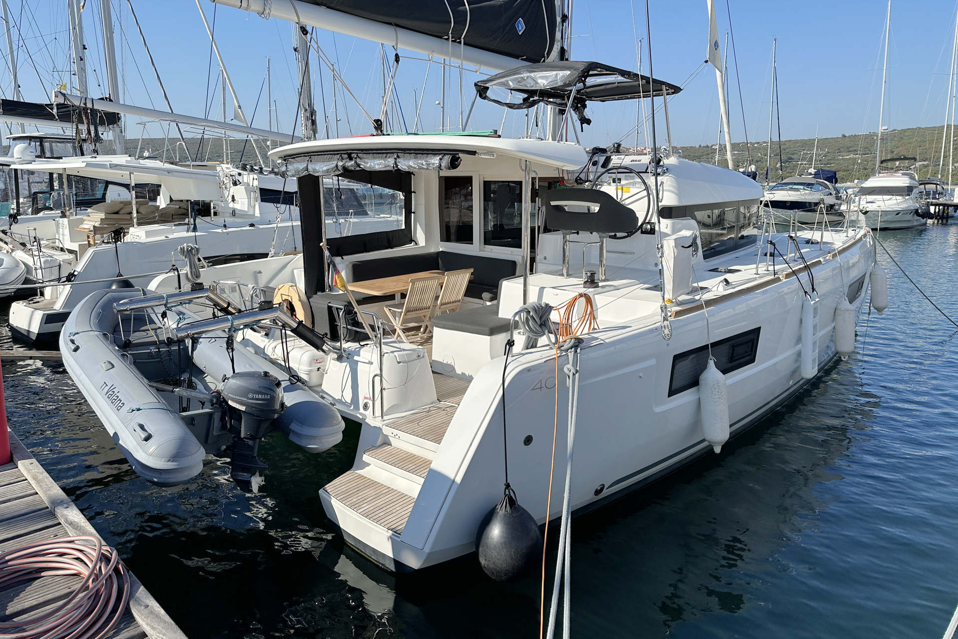 Lagoon 40 - 4 + 2 cab — photo 10