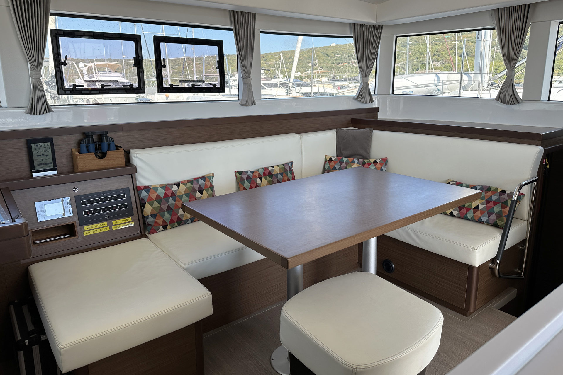 Lagoon 40 - 4 + 2 cab — photo 19