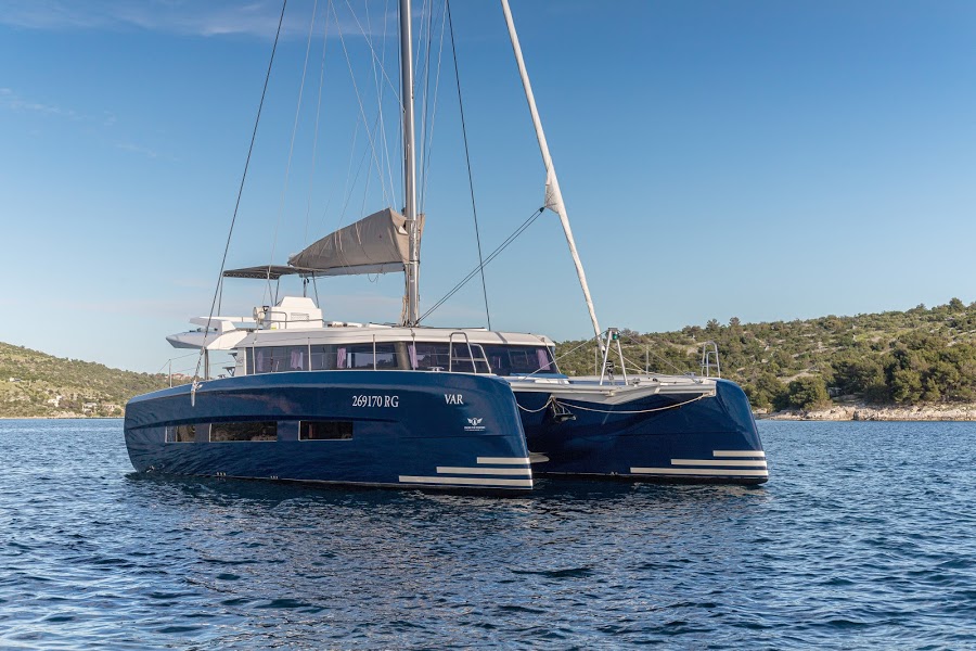 Dufour 48 Catamaran - 5 + 1 cab. — photo 3
