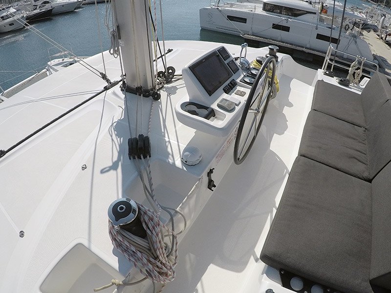Lagoon 50 - 6 + 1 cab. — photo 8