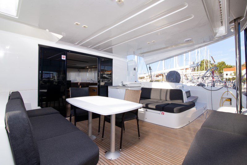 Lagoon 50 - 6 + 1 cab. — photo 16