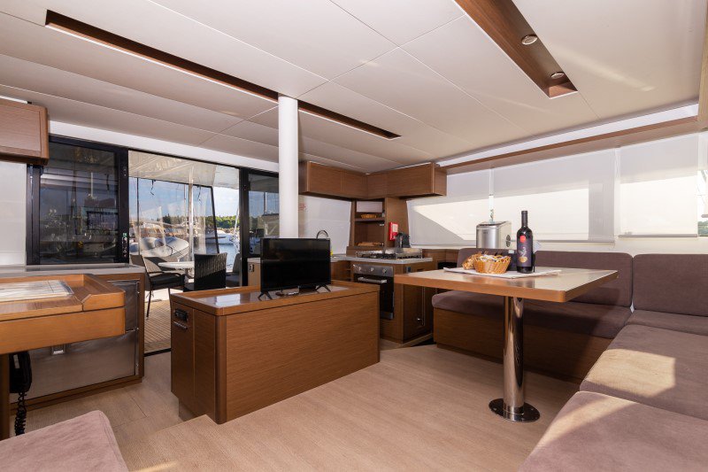 Lagoon 50 - 6 + 1 cab. — photo 18