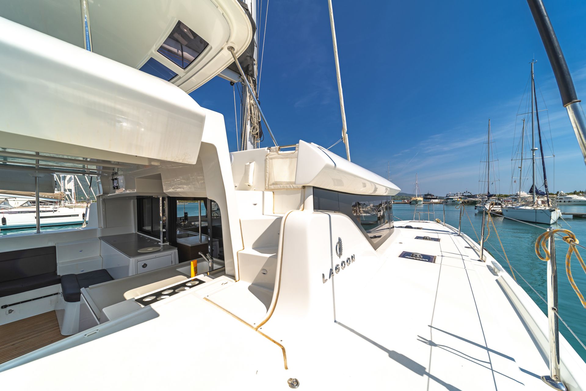 Lagoon 46 - 4 + 2 cab. — photo 11