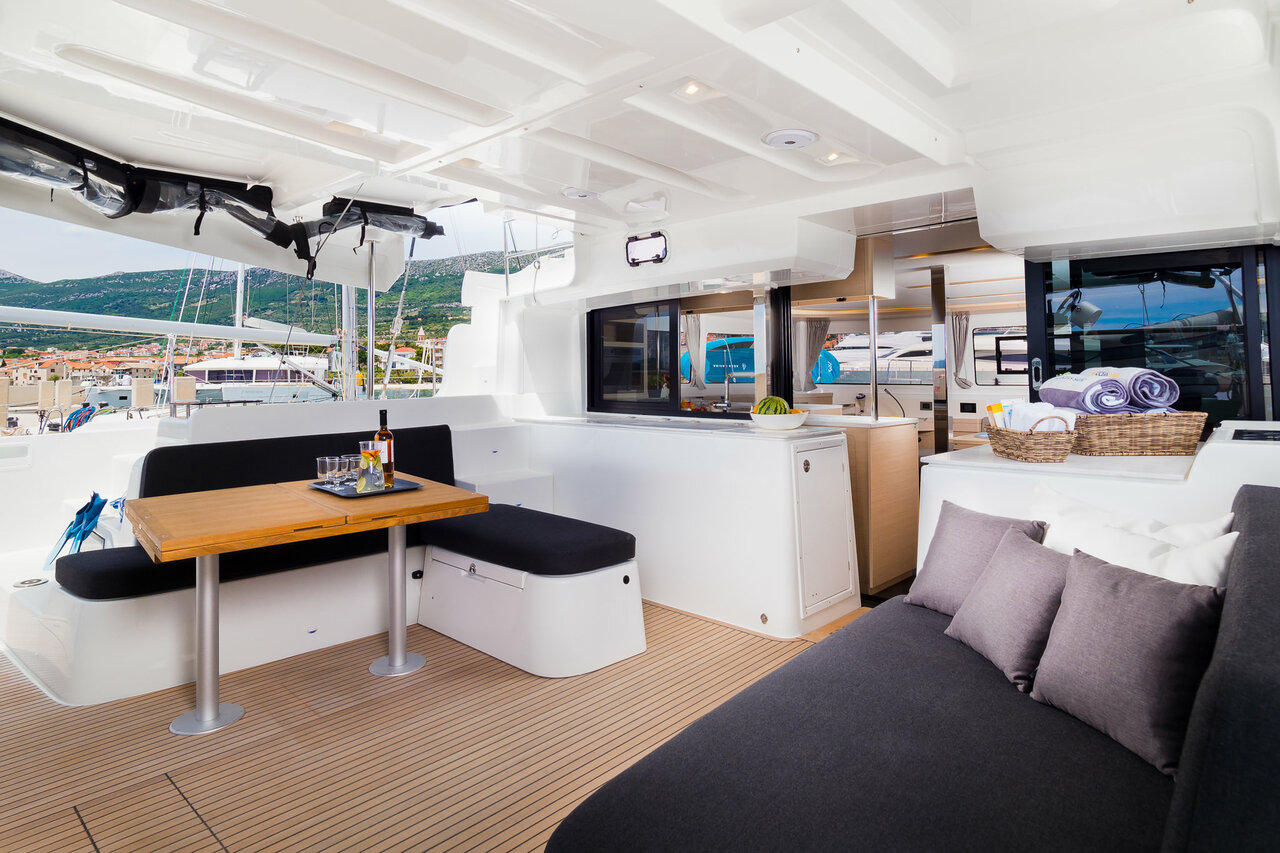 Lagoon 46 - 4 + 2 cab. — photo 11