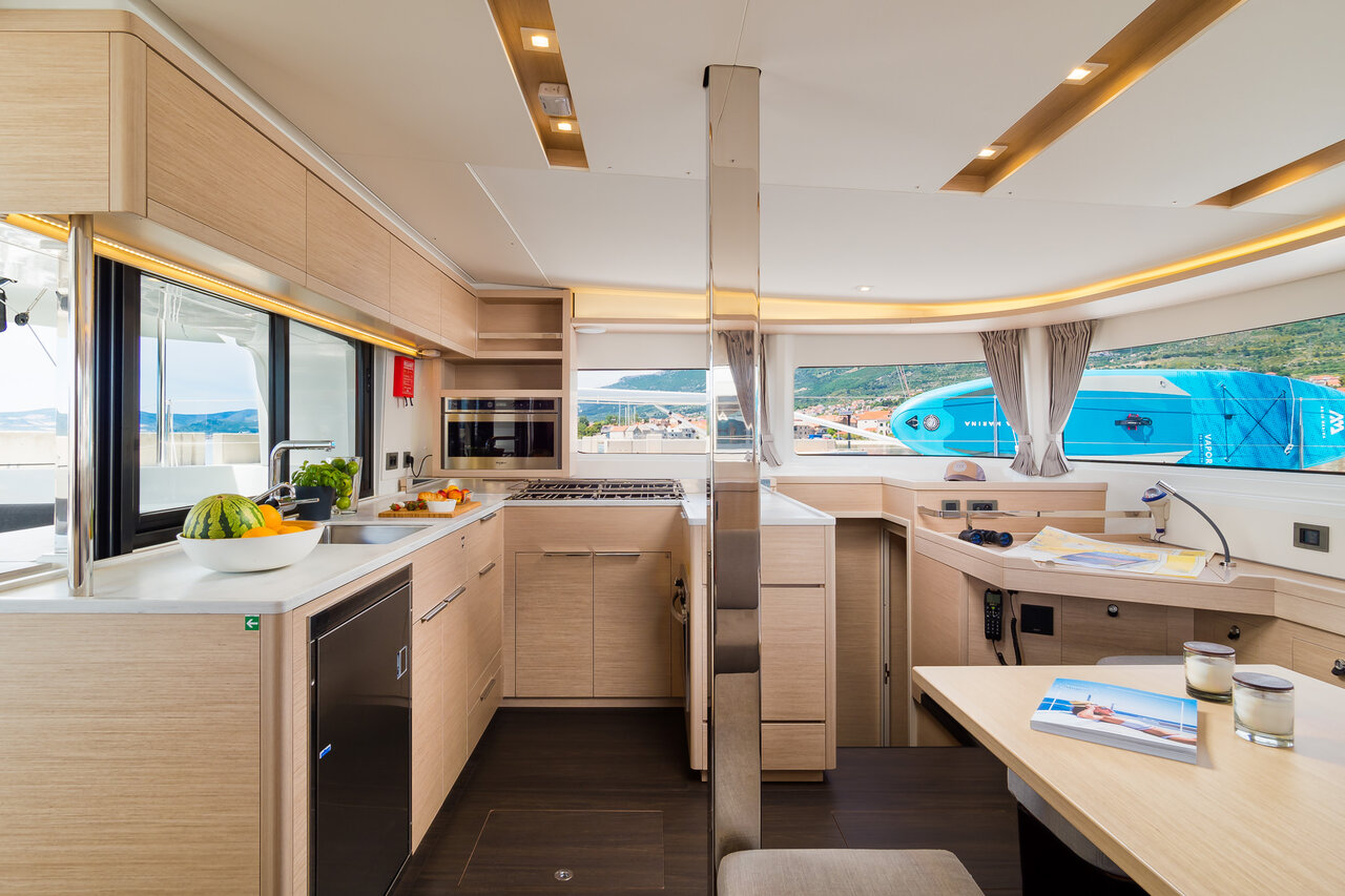 Lagoon 46 - 4 + 2 cab. — photo 17
