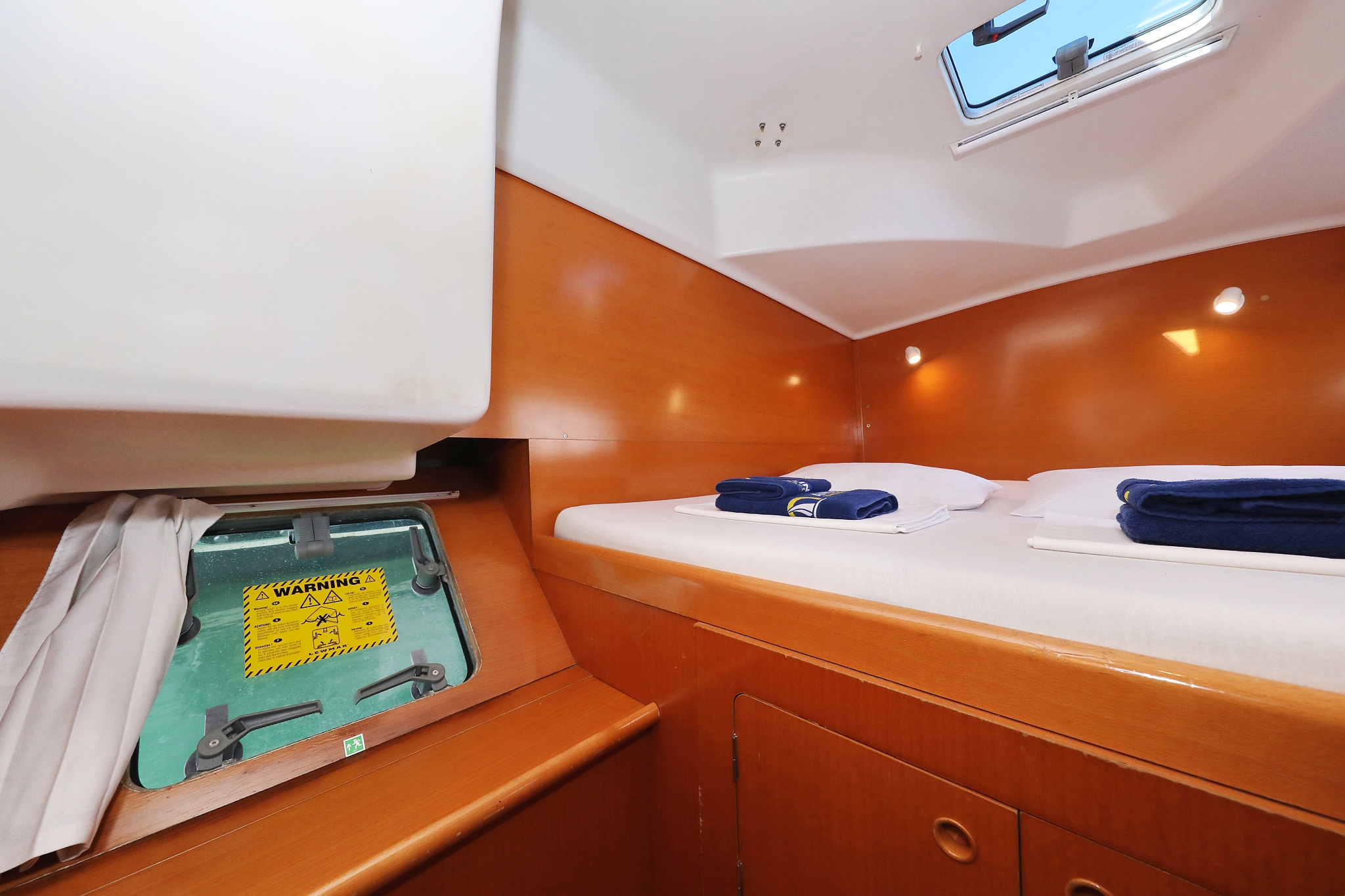 Lagoon 380 S2 - 4 + 2 cab. — photo 27