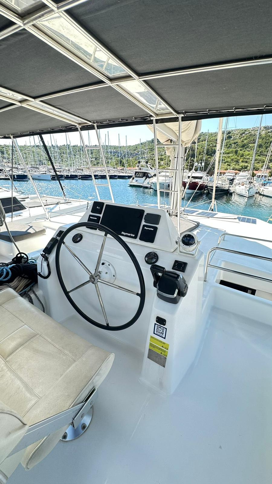Dufour 48 Catamaran - 5 + 1 cab. — photo 6