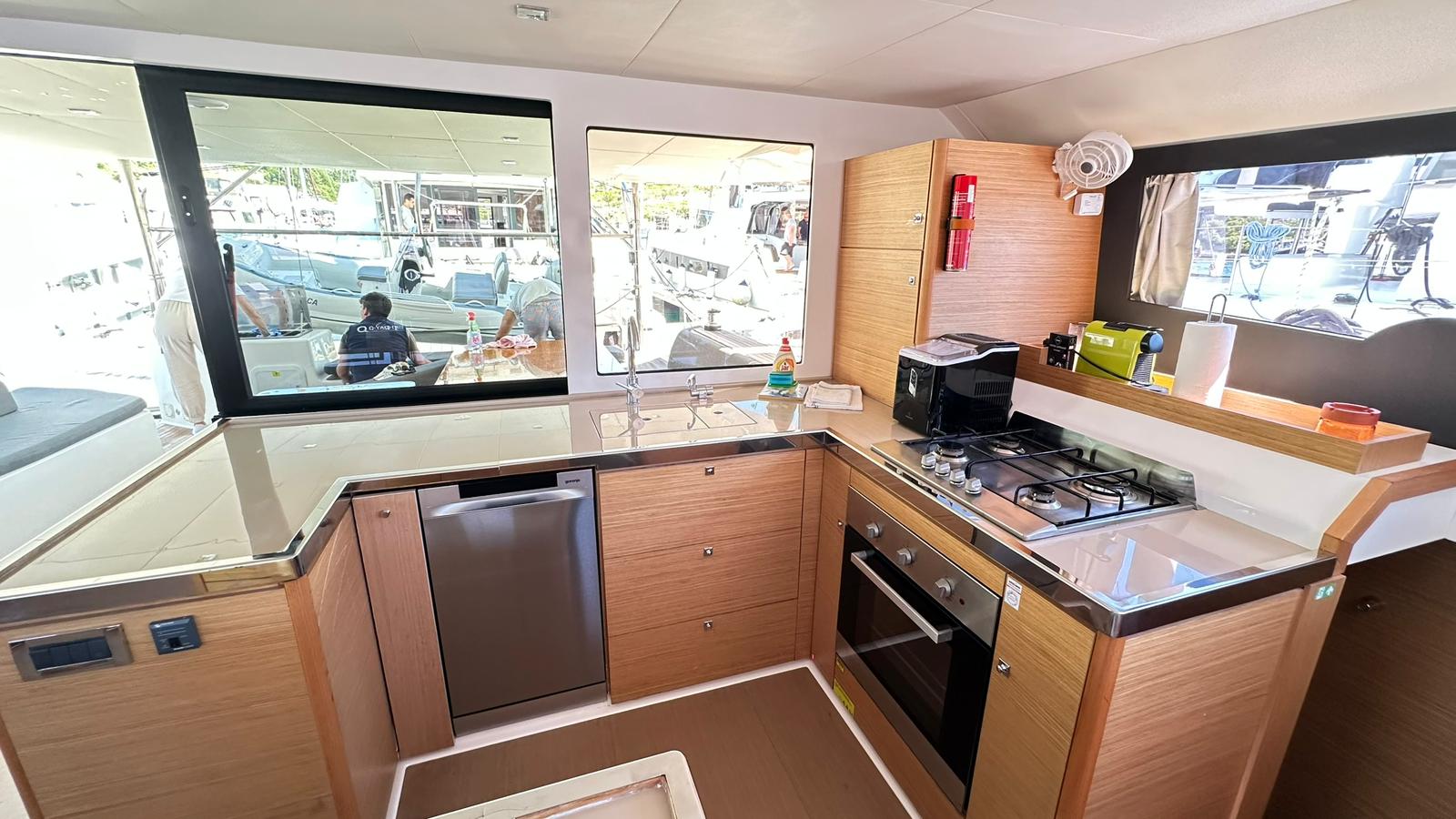 Dufour 48 Catamaran - 5 + 1 cab. — photo 12