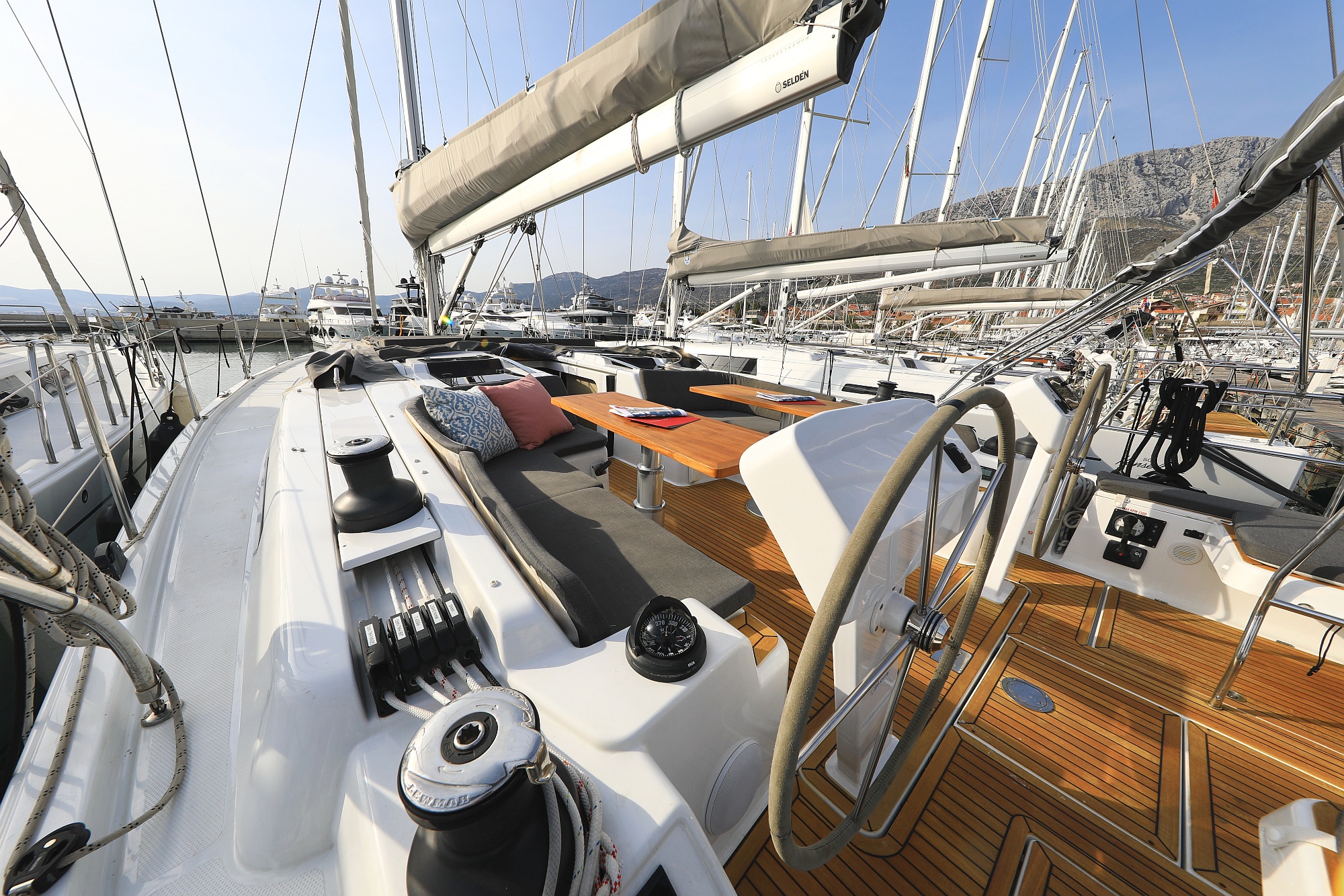 Hanse 508 - 5 + 1 cab. — photo 7