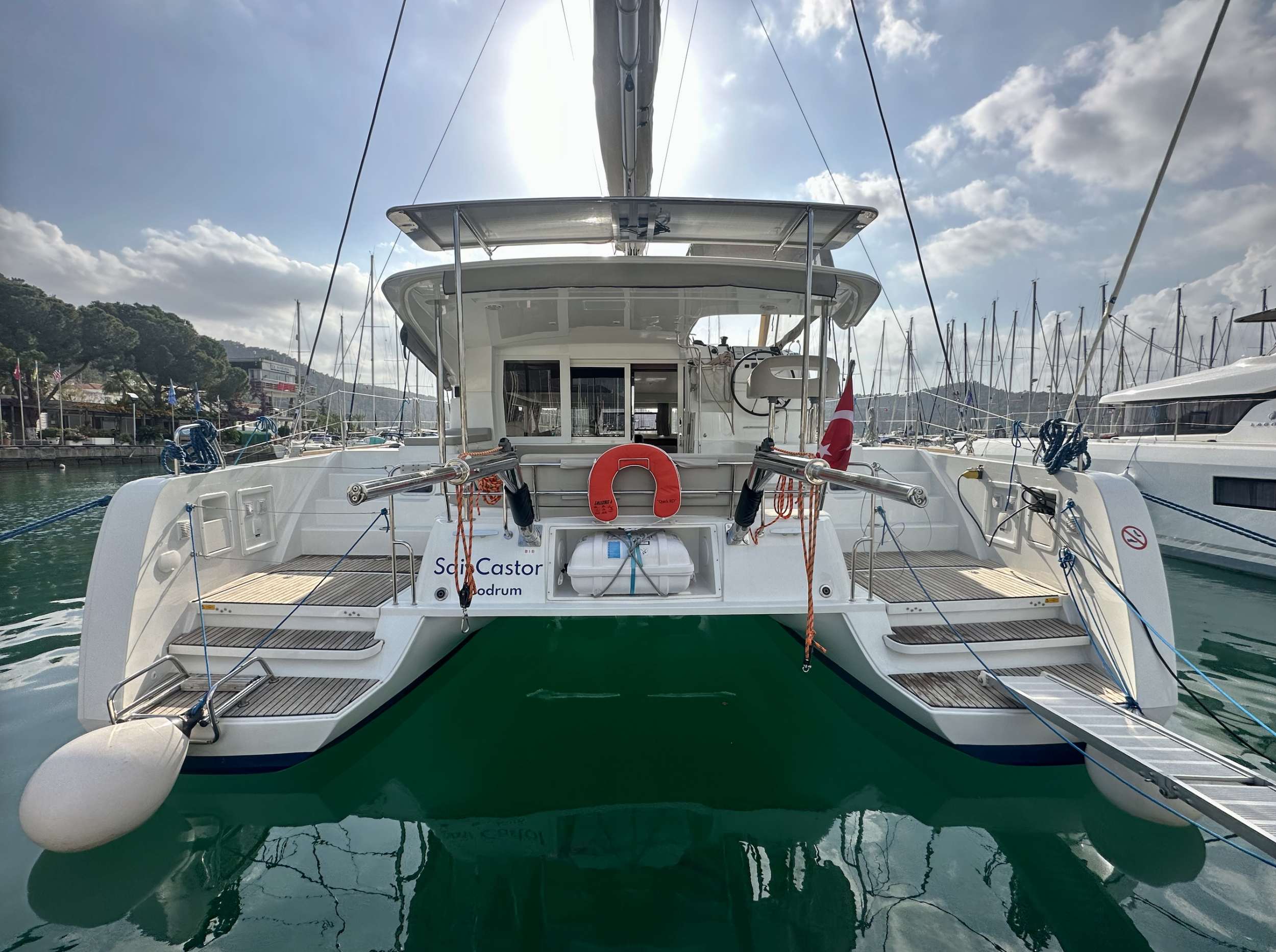 Lagoon 40 - 4 + 2 cab — photo 4