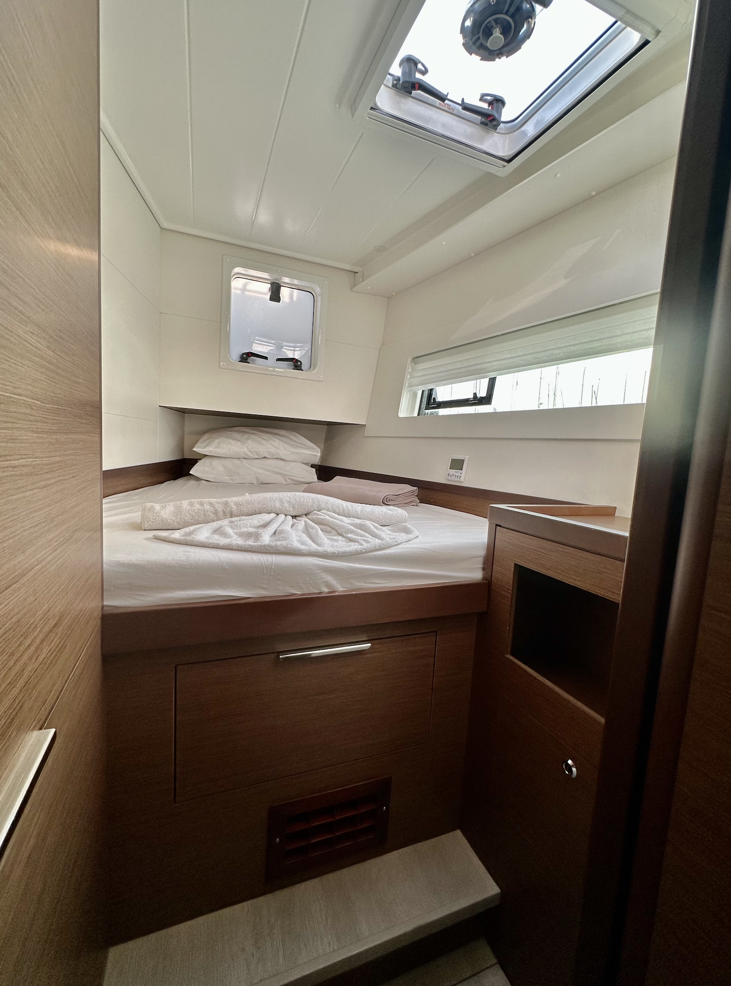 Lagoon 40 - 4 + 2 cab — photo 14