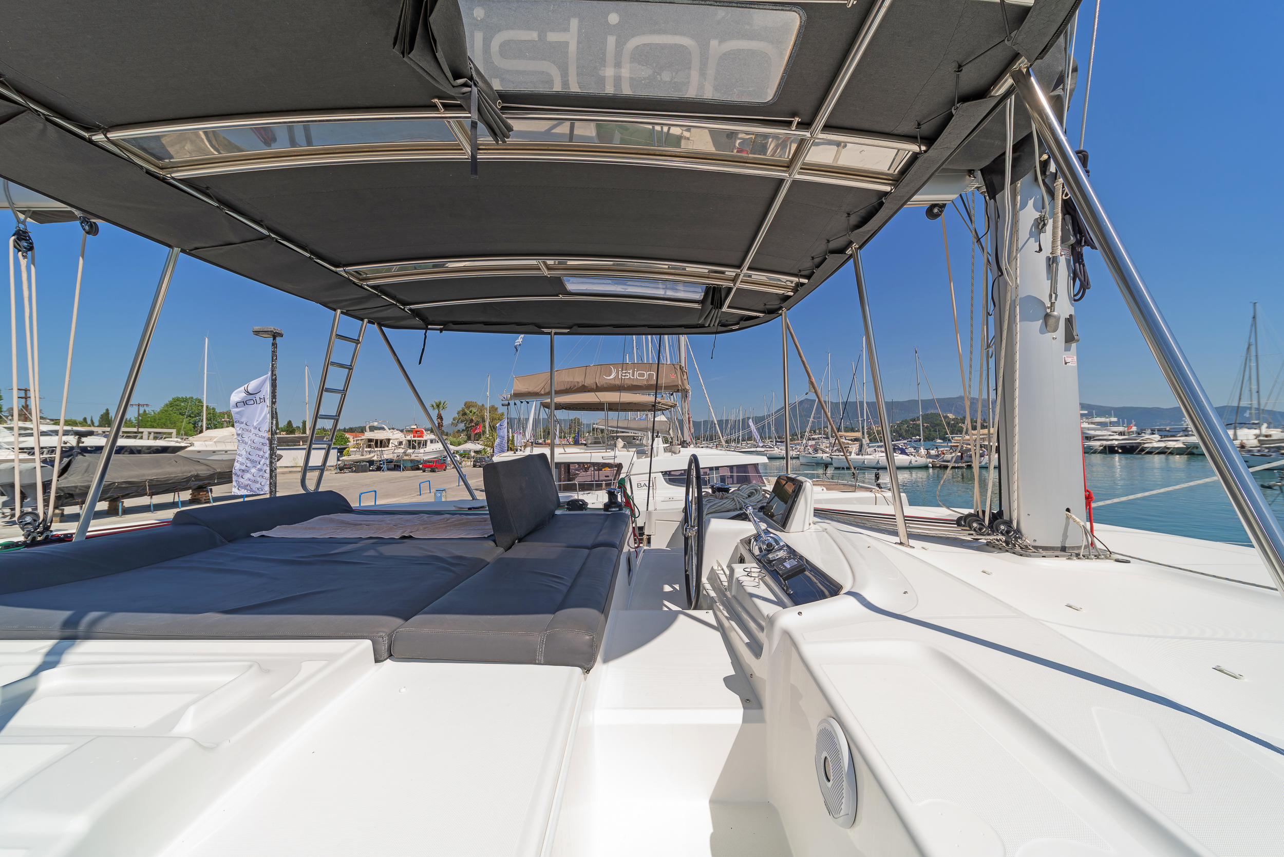 Lagoon 46 - 4 + 2 cab. — photo 11