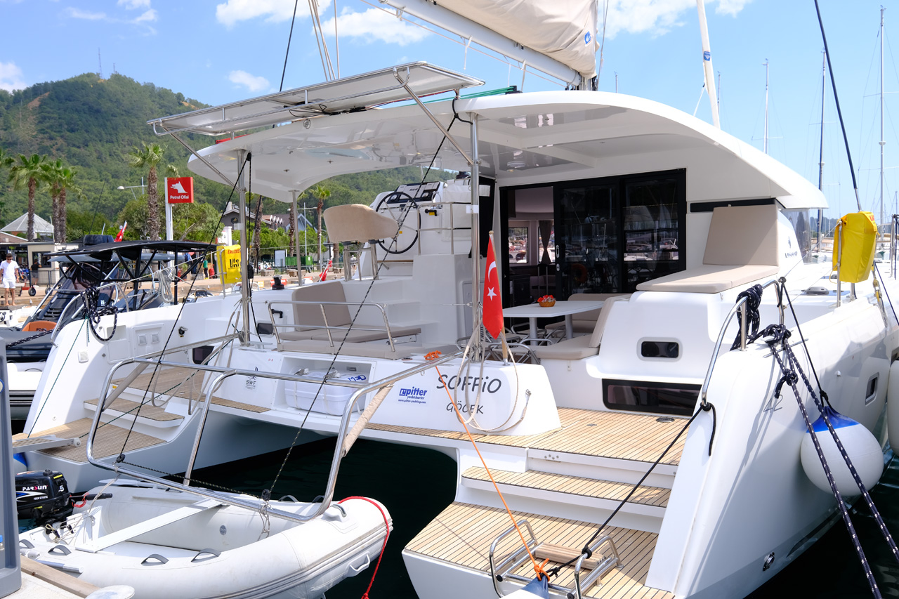 Lagoon 42 - 4 cab. — photo 1
