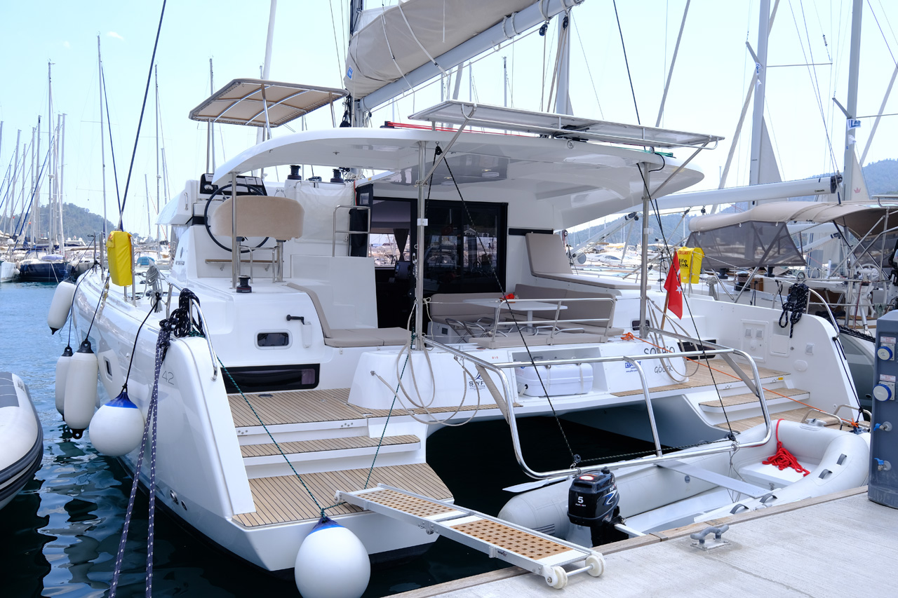Lagoon 42 - 4 cab. — photo 3